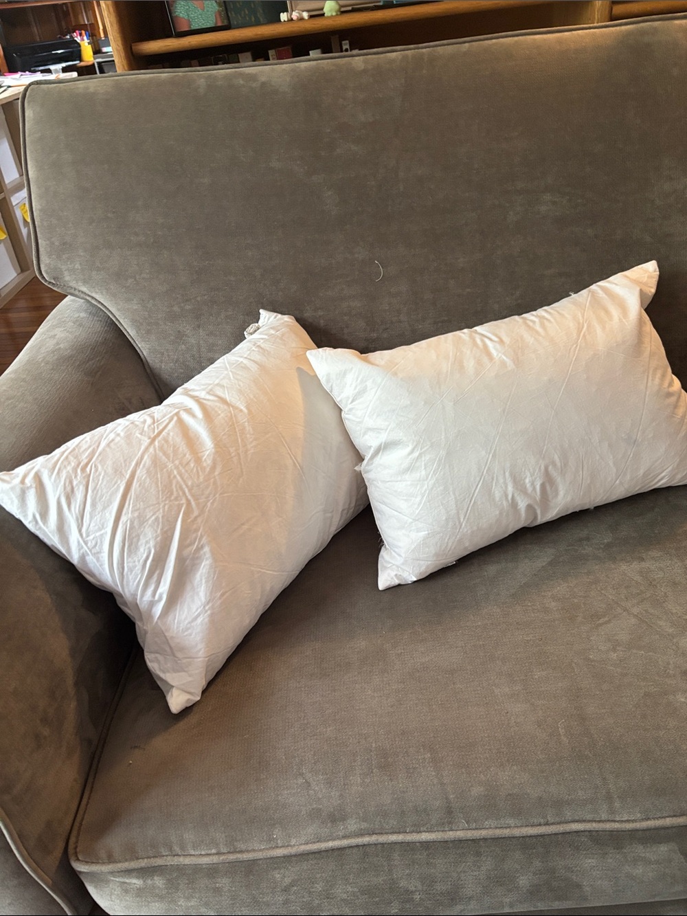 Walter.G set of two lumber/throw cushions in excellent preowned condition - Picture 10 of 10